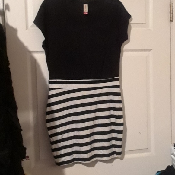 Dress Mini - Picture 3 of 3